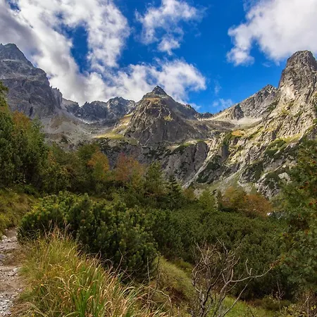 Lastovicka , With Mountain View ,free Parking And Few Steps To The Shop Apartament
