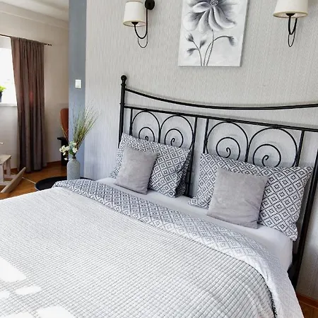 Lastovicka Stará Lesná