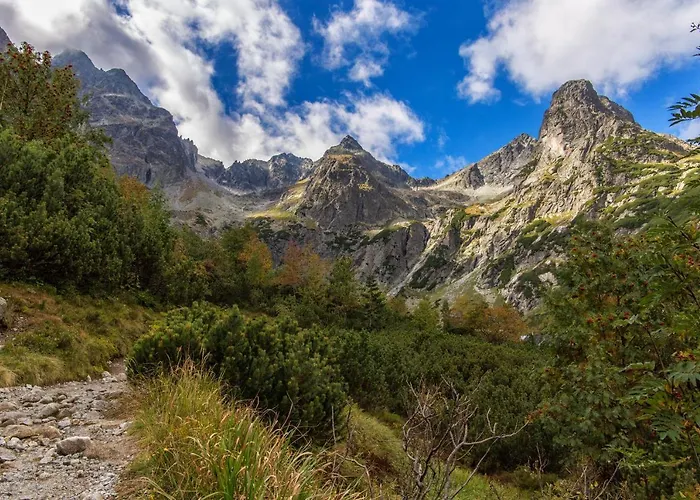 Lastovicka , With Mountain View ,free Parking And Few Steps To The Shop 아파트