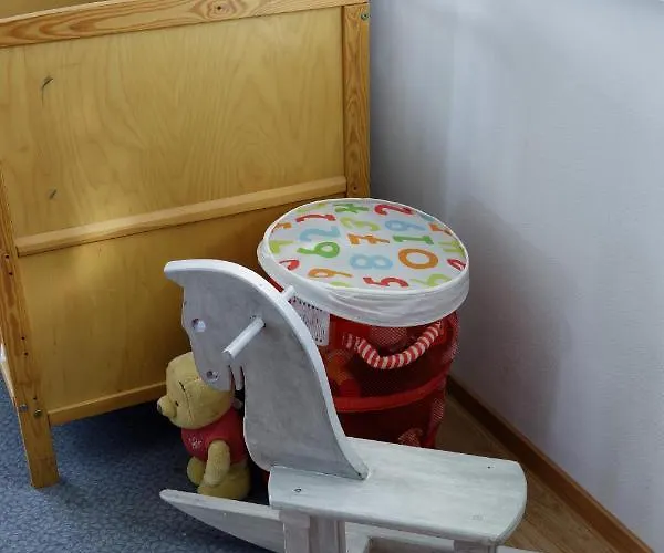 Lastovicka , With Mountain View ,free Parking And Few Steps To The Shop 아파트