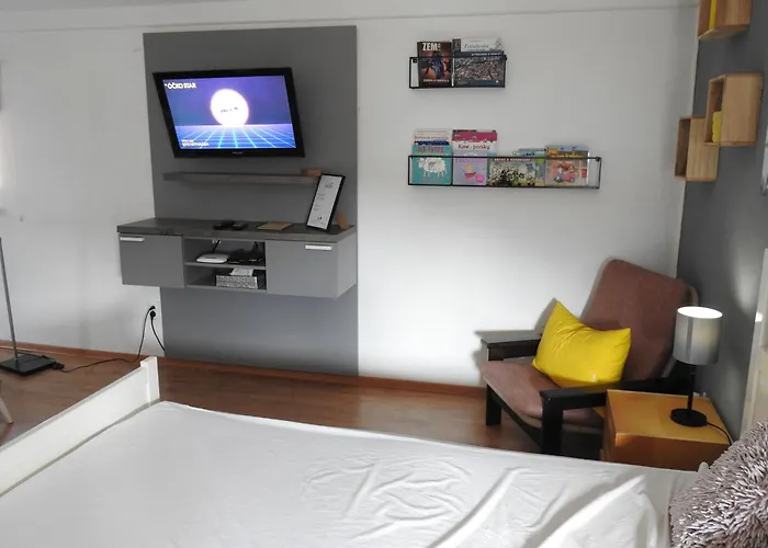 아파트 Lastovicka , With Mountain View ,free Parking And Few Steps To The Shop *