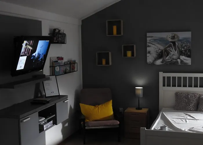 Lastovicka , With Mountain View ,free Parking And Few Steps To The Shop 아파트 Stará Lesná