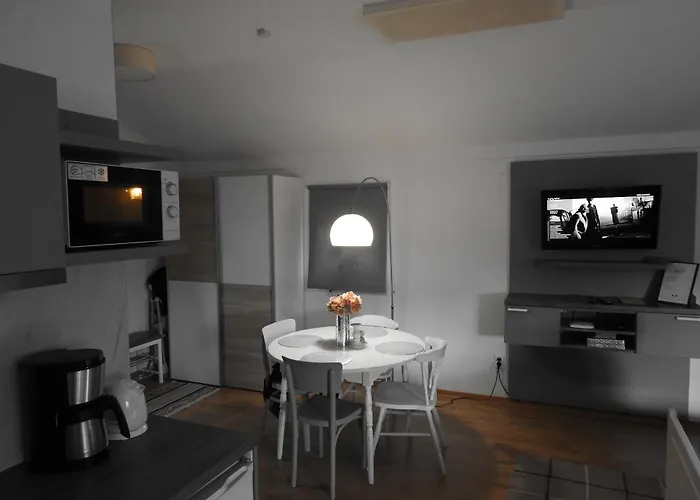 아파트 Lastovicka , With Mountain View ,free Parking And Few Steps To The Shop Stará Lesná